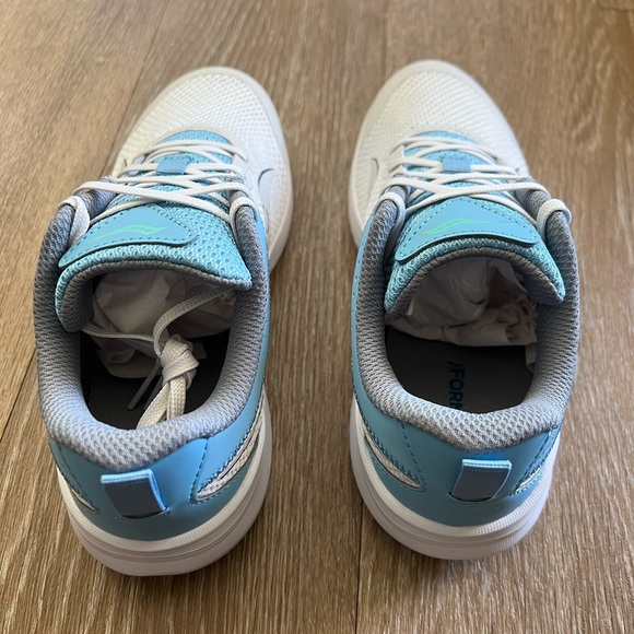 Saucony women’s kinvara 14 running shoes, size 4, color grey/blue - Picture 5 of 7